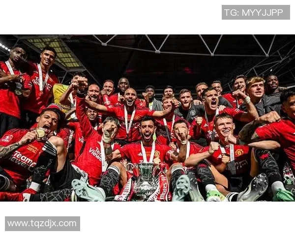 波尔图狂胜曼联四球晋级足总杯引发全场热烈欢呼